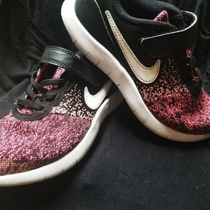 Great used condition Girls Nike Flex Shoes